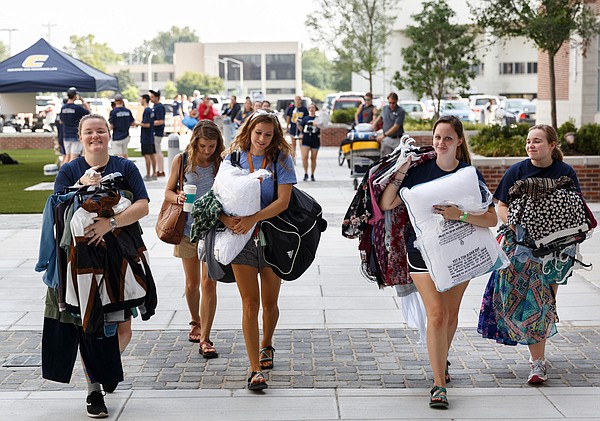 Photo gallery: Move-in day at UTC | Chattanooga Times Free Press