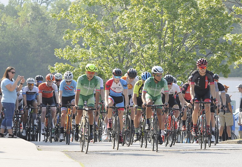 Staff photo by Tim Barber
A group of Category 3 racers begin their ride from the lot at Covenant Transport Sunday in the River Gorge Omnium climb of Raccoon Mountain.