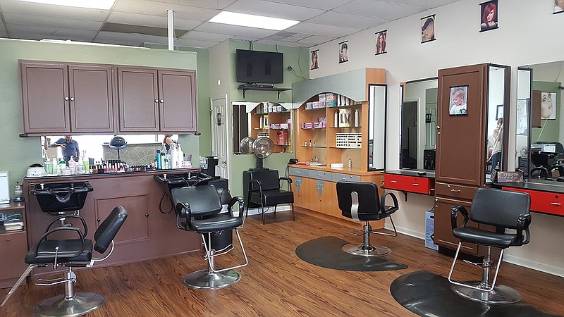 Elizabeth's Beauty Salon offers cuts, colors, extensions, highlights, pedicures, perms, facial waxes and more.