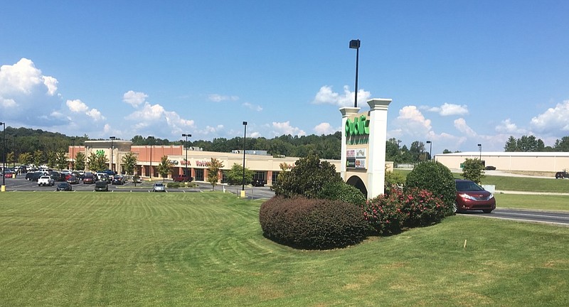 Publix Super Markets Inc., bought the Snow Hill Village shopping center where it has operated one of its supermarkets since 2009. Publix paid $18.5 million to acquire the 86,108-square-foot retail complex, which includes a dozen retail, restaurant, bank and medical tenants.