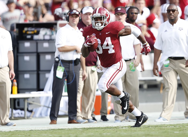 Alabama senior running back Damien Harris had a 52-yard reception and a 35-yard carry during Saturday's 45-23 win over Texas A&M.