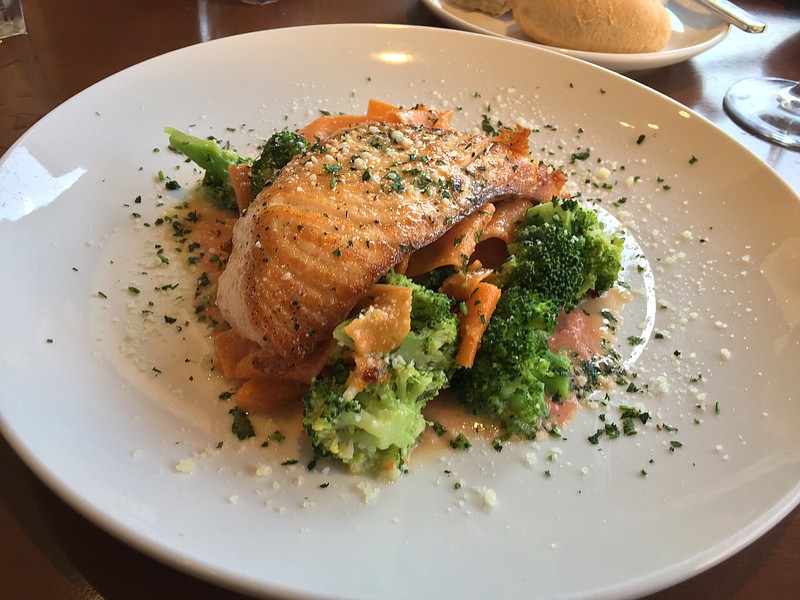 The salmon special of the night ($25) was served on homemade sun-dried tomato egg noodles with broccoli and sun-dried tomato cream sauce.