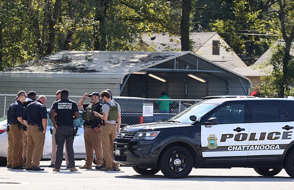 Man arrested in Chattanooga SWAT standoff charged with murder of ...