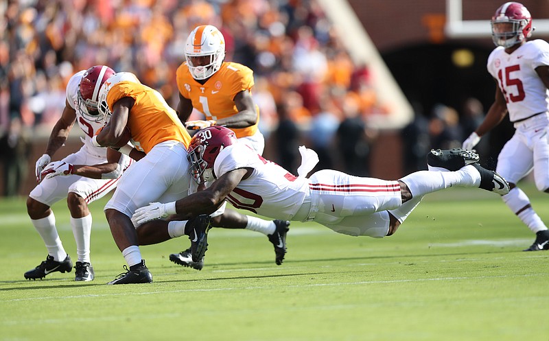 Alabama inside linebacker Mack Wilson (30) helped the Crimson Tide win their 80th consecutive game against an unranked opponent last Saturday with the 58-21 triumph at Tennessee.