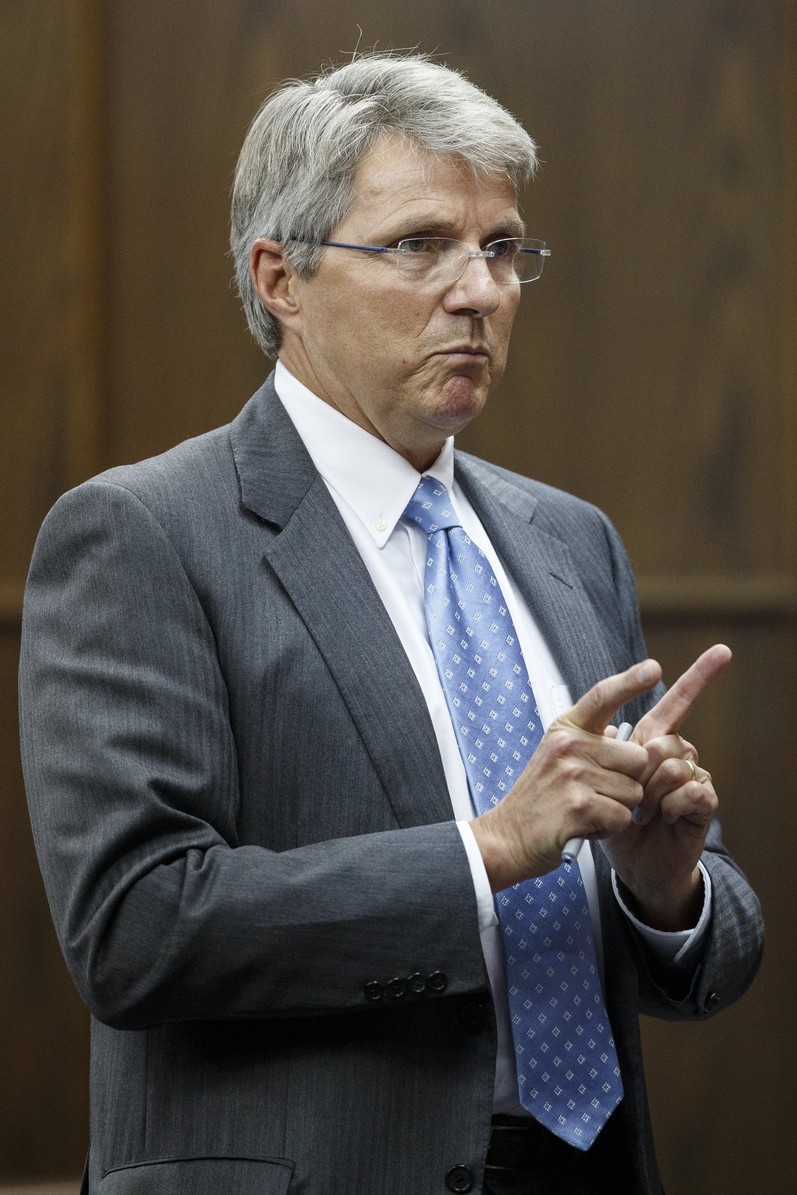 Lee Davis, attorney for Tim Boyd, gives his opening statement to the jury before Judge Andrew Freiberg during Tim Boyd's extortion trial in Judge Don Poole's courtroom in the Hamilton County-Chattanooga Courts Building on Wednesday, Oct. 31, 2018 in Chattanooga, Tenn.