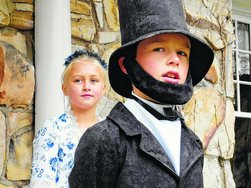 Elizabeth McCallen and George Stowe play the parts of Abraham and Mary Todd Lincoln.