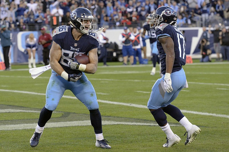 Harvard grad turned Tennessee Titans tight end catching everything