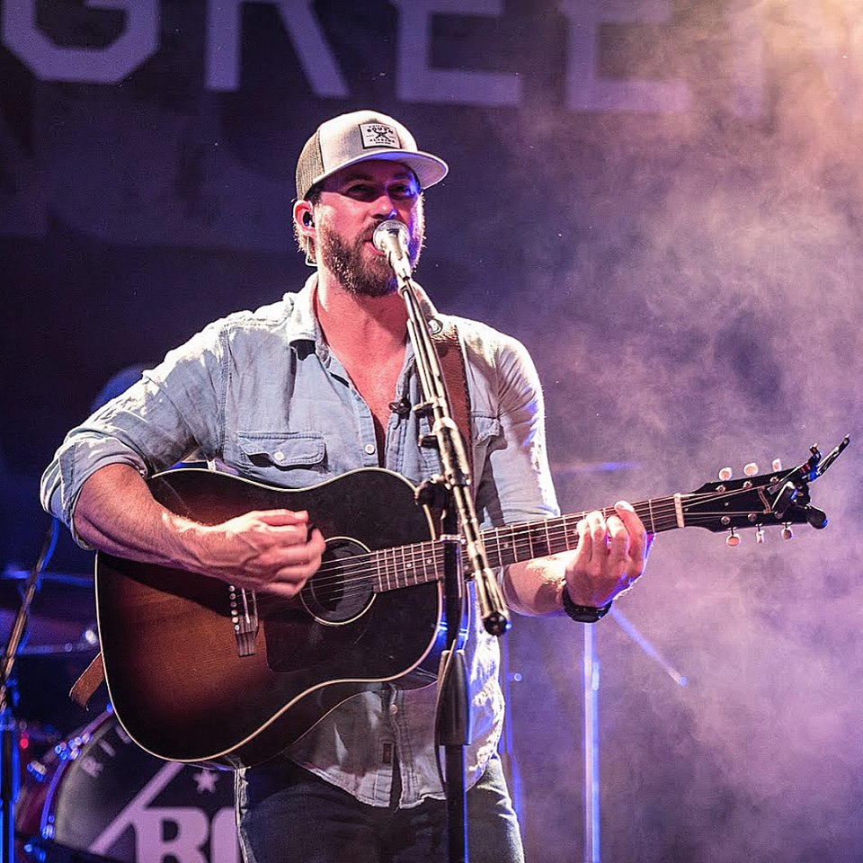 Riley Green headlining CCMF's #OneNightOnly acoustic concert