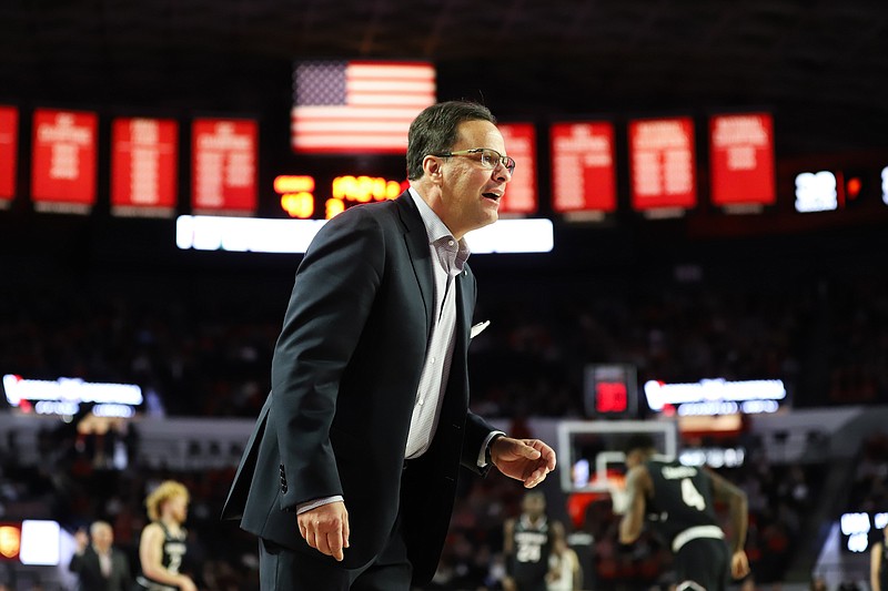 Georgia basketball coach Tom Crean instructs his team during last Saturday's 86-80 home loss to South Carolina.