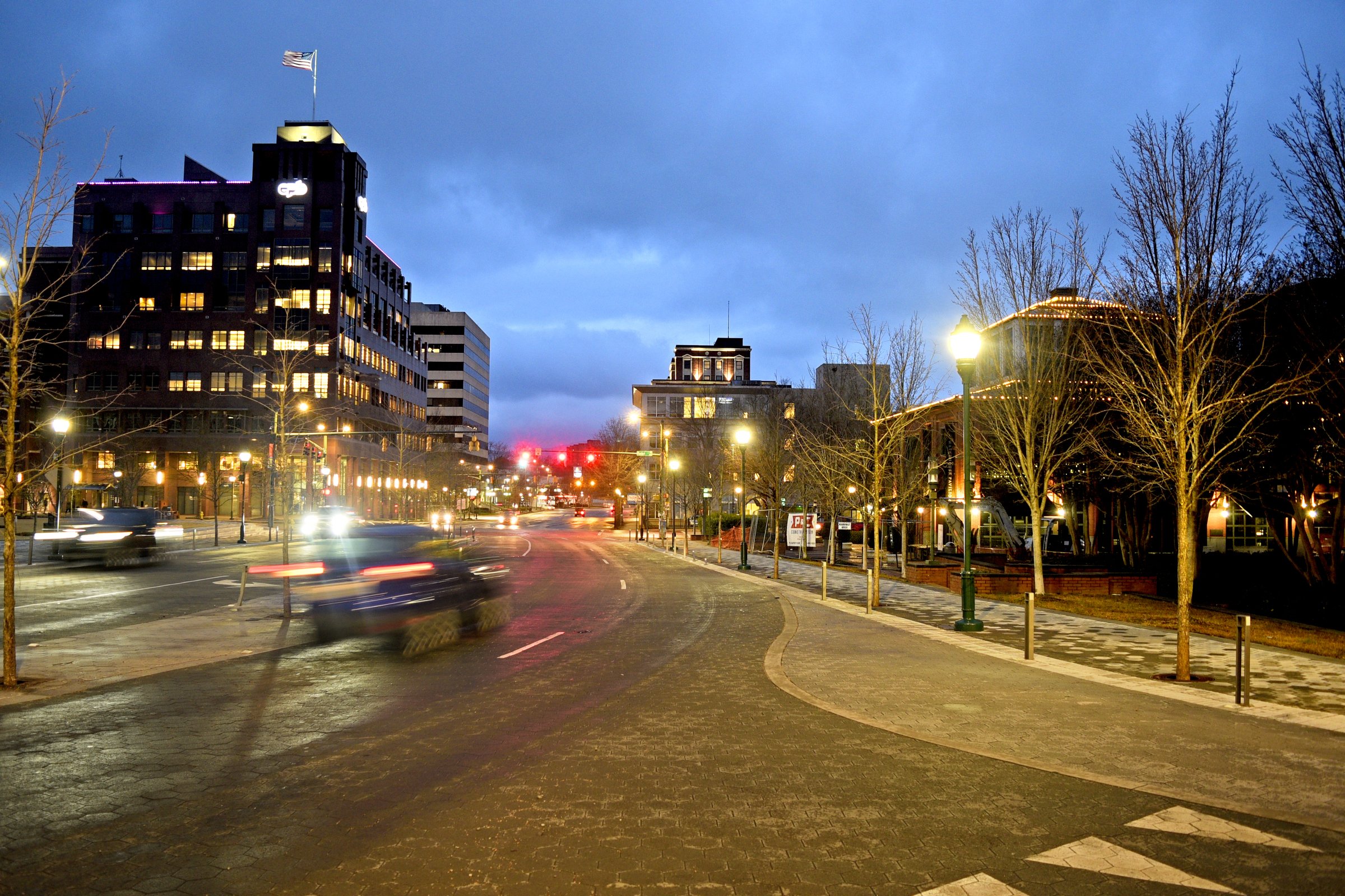 Martin Luther King Jr. Blvd, is seen in the foreground as the Electric Power Board Building, Read House and Waterhouse Pavilion dominate the city skyline. Rain coats the sidewalks and streets of downtown Chattanooga on January 29, 2018. The tri-state had expected snow, but the few flakes made no impact on travel.