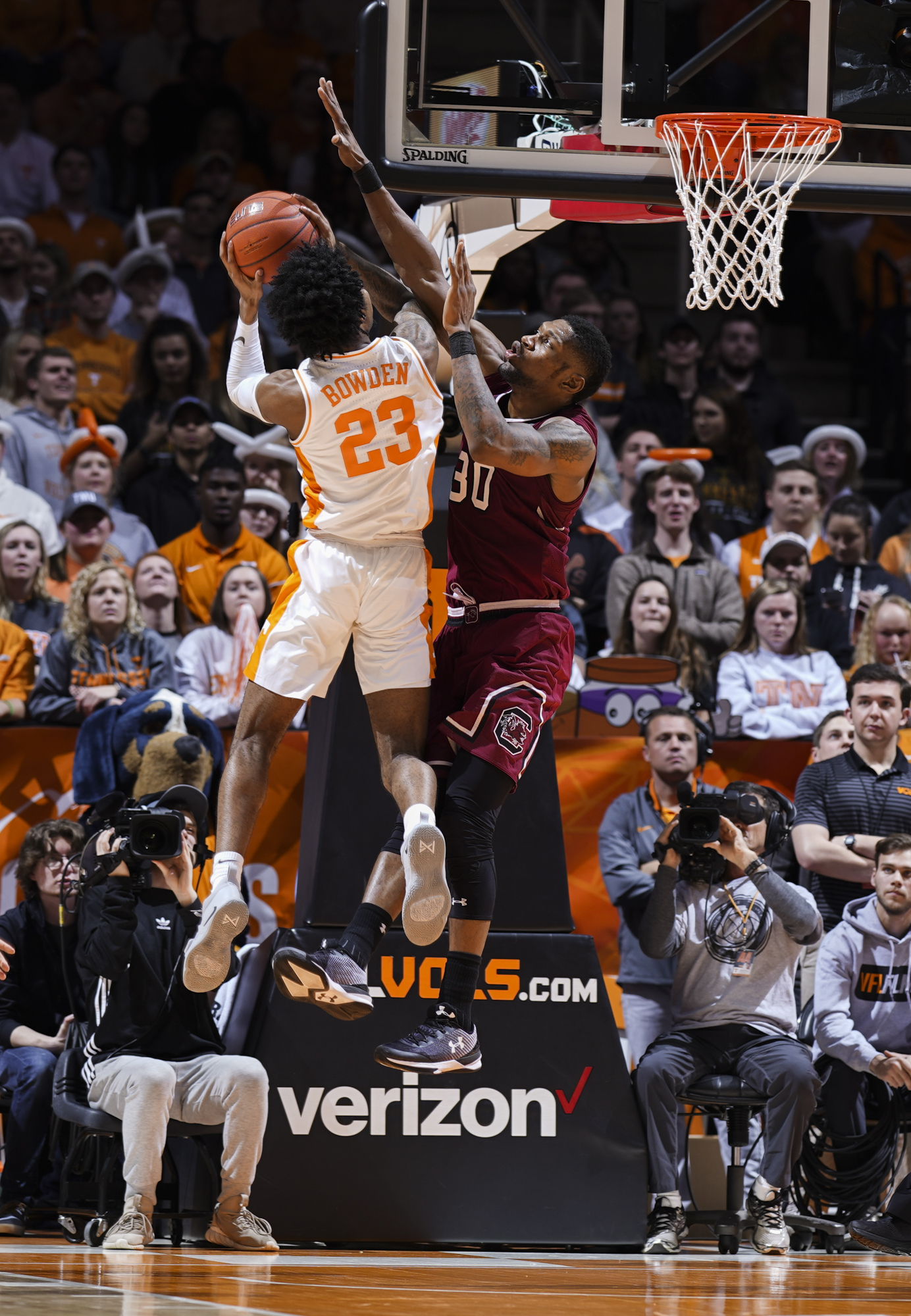 Tennessee's Jordan Bowden takes a 3-point shot during Wednesday night's game against South Carolina in Knoxville. The host Vols won 85-73 to run their streak to 19 consecutive victories. They play at No. 5 Kentucky on Saturday night.