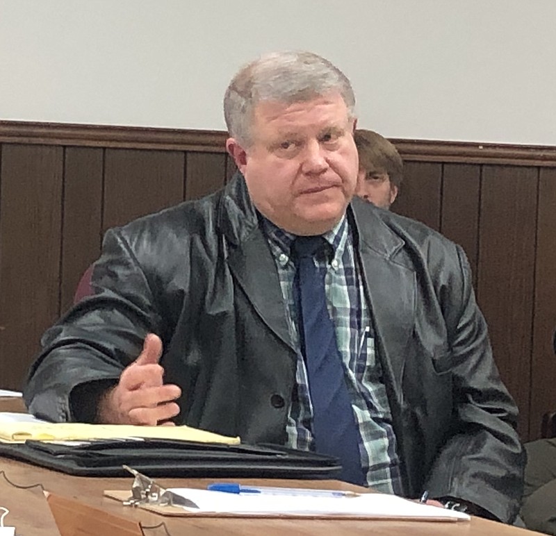 Jasper City Attorney Mark Raines discusses changes to the town's employee retirement plan at last week's meeting of the Jasper Board of Mayor and Aldermen. / Photo by Ryan Lewis/Correspondent 