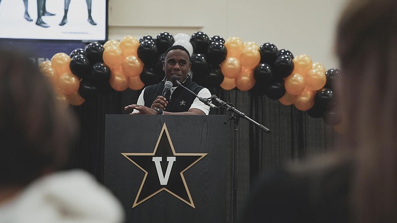 Vanderbilt football coach Derek Mason speaks to Commodores fans at an event celebrating the program's trip to the Texas Bowl this past December.