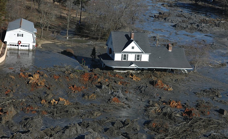 A home is shown Dec. 22, 2008, near the TVA Kingston Fossil Plant in Roane County after the failure of a dike that unleashed more than 1.1 billion gallons of toxic coal ash slurry. (Photo by J. Miles Cary/News Sentinel)