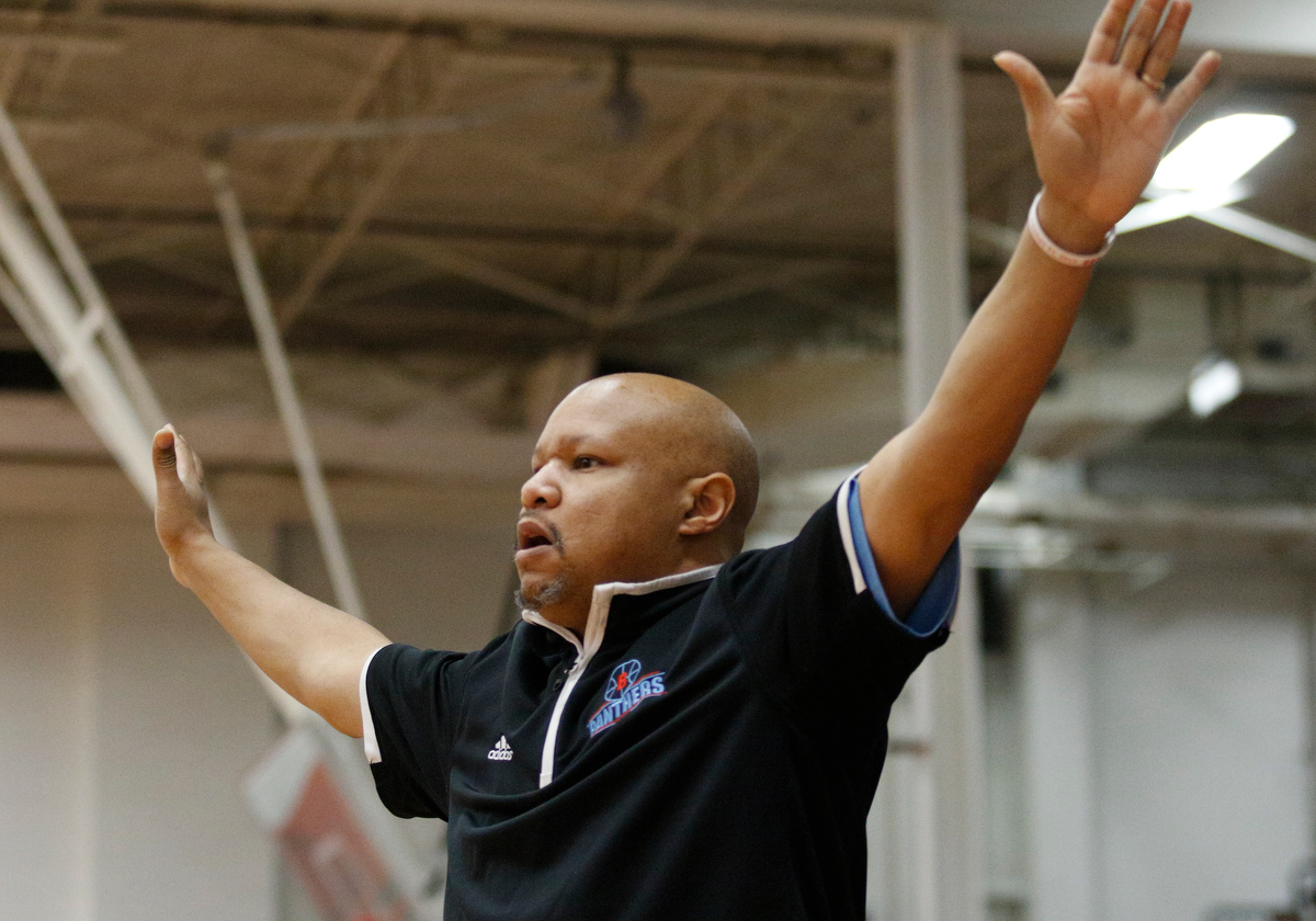 Brainerd coach Levar Brown directs players during the Panthers' Region 3-AA basketball tournament semifinal game against Sweetwater at Loudon High School on Tuesday, Feb. 26, 2019, in Loudon, Tenn. Brainerd won 70-65.