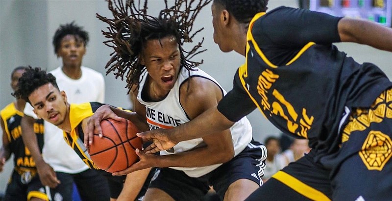 Christian Brown, the nation's No. 61 overall prospect in the 2019 recruiting cycle, committed Friday night to play for coach Tom Crean's Georgia Bulldogs.