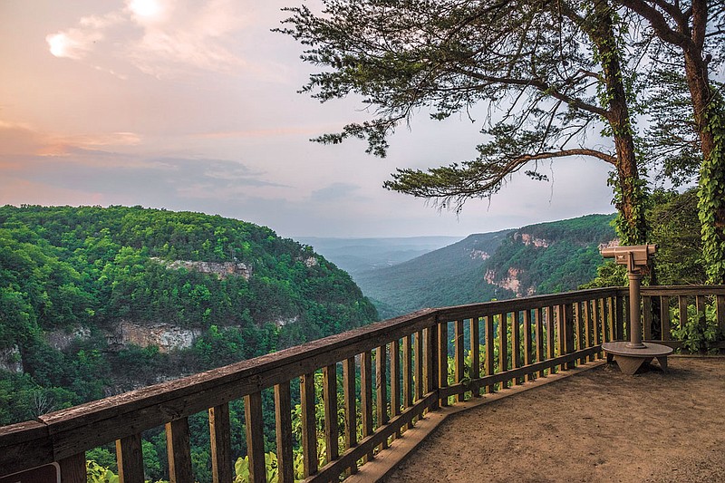 From the Cloudland Canyon Overlook, hikers can peer into a thousand-foot-deep gorge. / Photo: Jennifer Woods