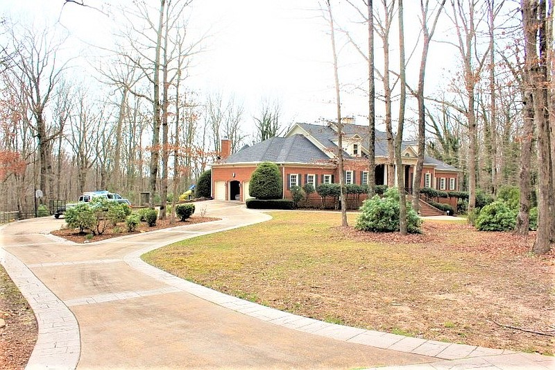 This Signal Mountain home at 3405 Anderson Pike is up for auction Saturday, May 11, 2019. / Photo contributed by Henry Glascock Co.