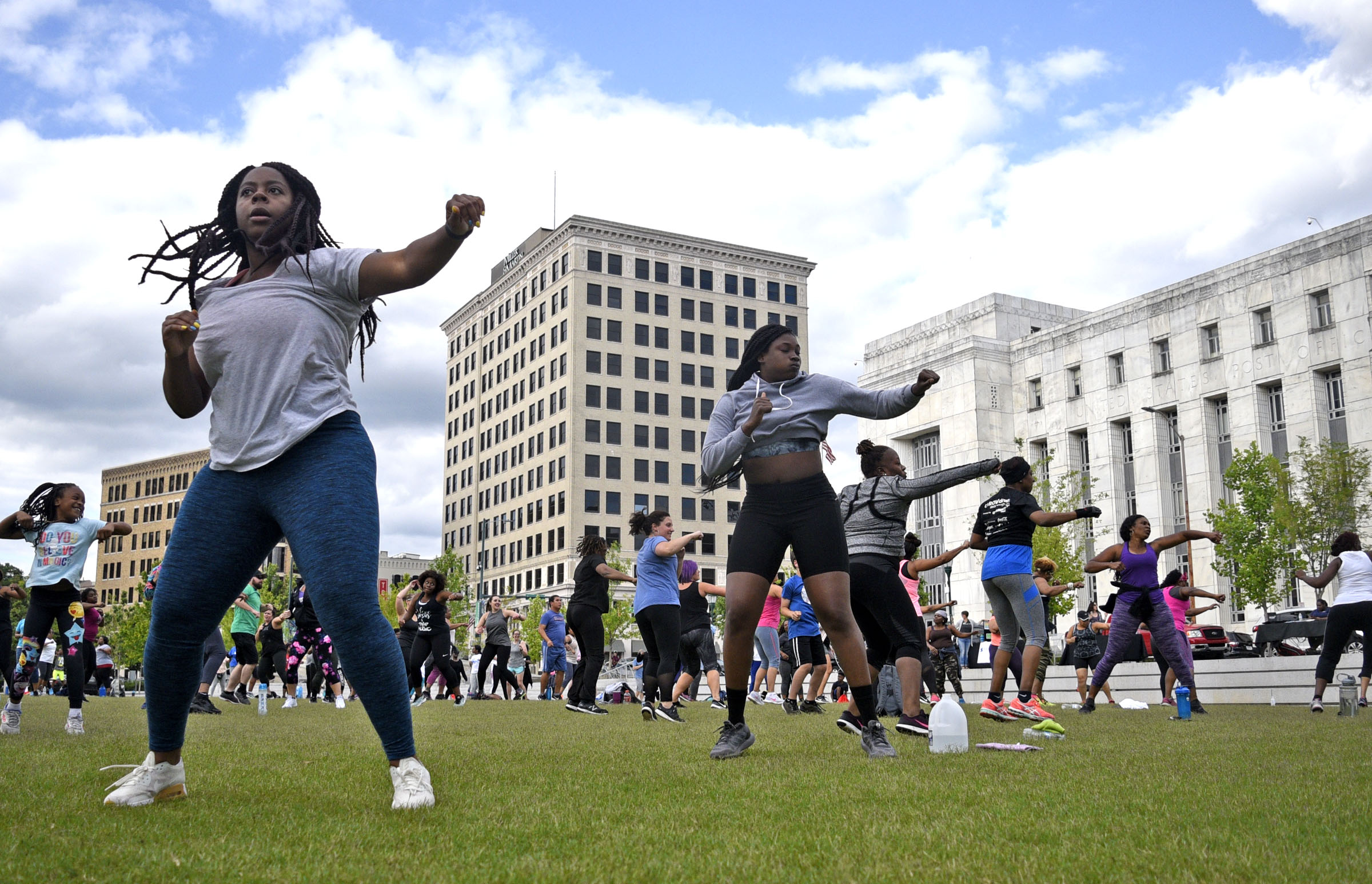 Cempa Community Care and Hospice of Chattanooga hosted the Third Neighborhood Workout Jam Session at Miller Park on May 13, 2019. Mayor Andy Berke addressed the participants.