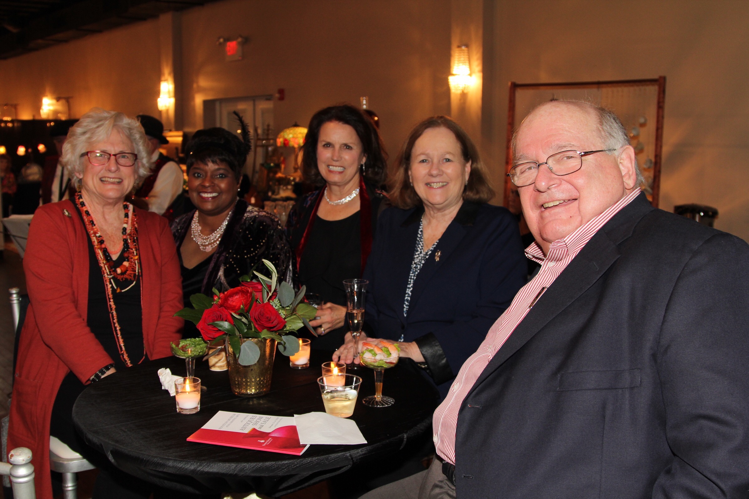 Eleanor Cooper, Kathi Grant Willis, Clare Hetzler, Suzie Howick and William Royer / Photography by Scott Fulgham