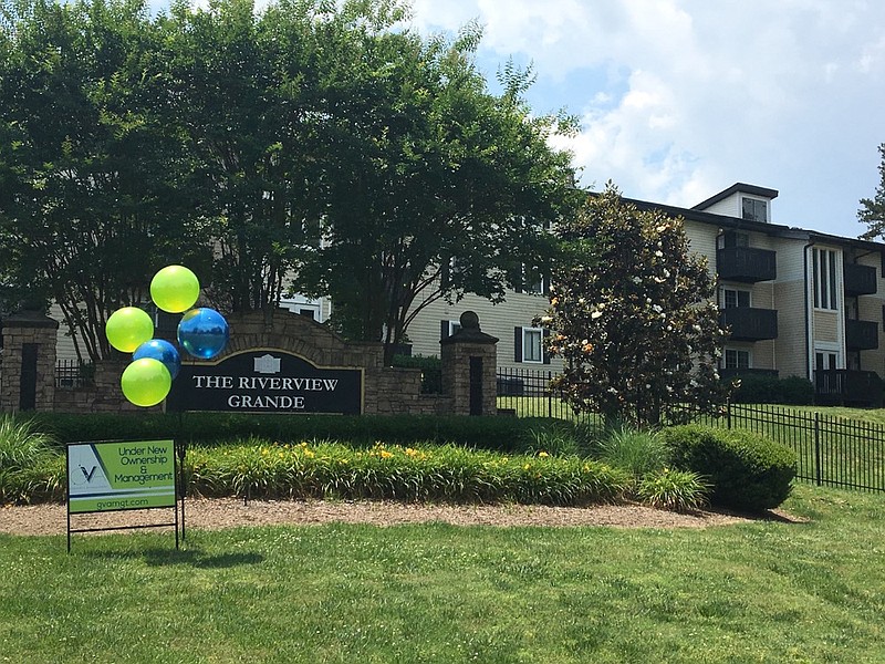 The Riverview Grande Apartments in North Chattanooga were sold for $31 million to a Texas investment group organized as Mansion Circle LLC. / Photo by Dave Flessner
