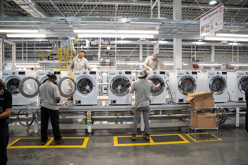 LG's new smart washing machine factory, equipped with state-of-the-art automation, robotics, and engineered systems integration, employs 550 skilled employees who assemble top- and front-load washing machines. / Photo by Josh Vaughn, courtesy of LG-One