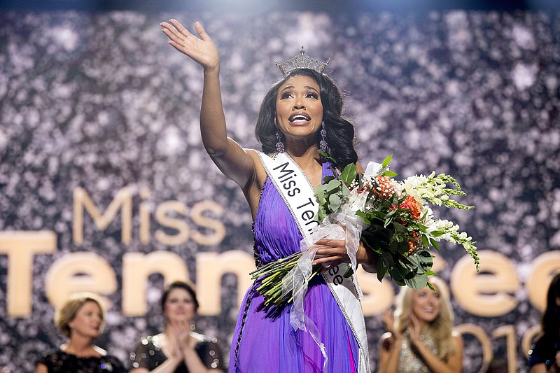 Miss Greene County Brianna Mason is crowned Miss Tennessee in the final round of the Miss Tennessee Scholarship Competition at Thompson-Boling Arena in Knoxville, Tenn., on Saturday, June 29, 2019. (Brianna Paciorka/Knoxville News Sentinel via AP)