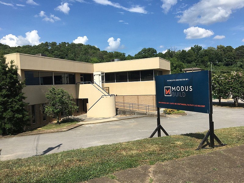 Modus Build will renovate and enlarge the 48-year-old office building on Cherokee Boulevard bought last year by the principals of the McMahan law firm.