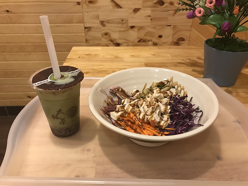 The To Fusion poke bowl at Taichi Bubble Tea. / Photo by Sabrina Bodon