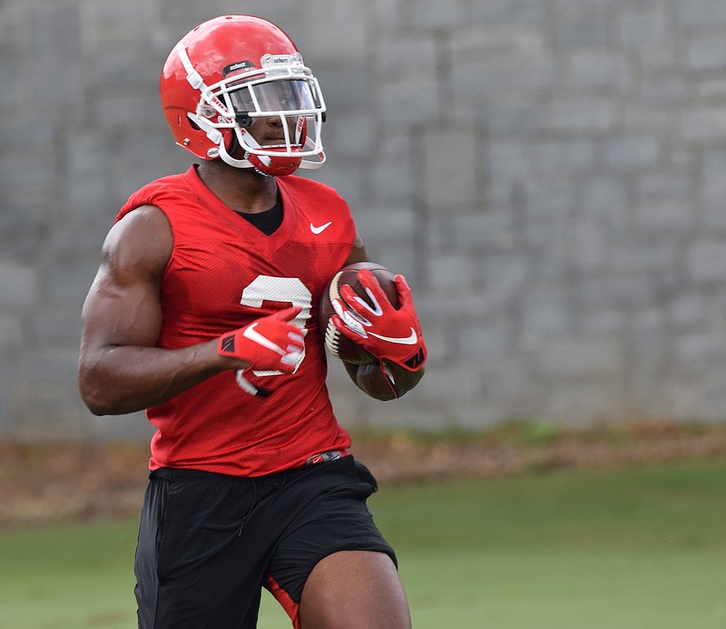 Georgia redshirt freshman running back Zamir White earned the praise of coach Kirby Smart for his performance during Saturday's scrimmage, the Bulldogs' first this preseason.