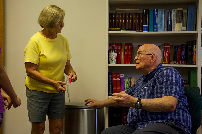 Diane Wooten, left, and Ben Brychta lead the DivorceCare class at Valleybrook Evangelical Presbyterian Church on Aug. 14. / Staff photo by Wyatt Massey