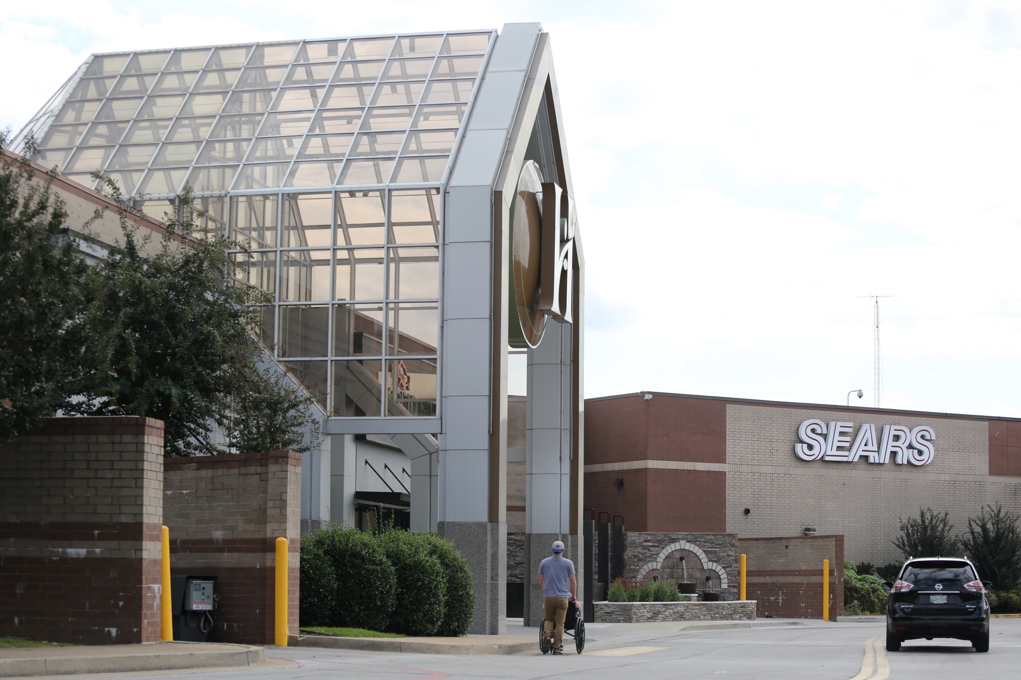 CBL Properties to take steps to keep stock listed on New York Stock