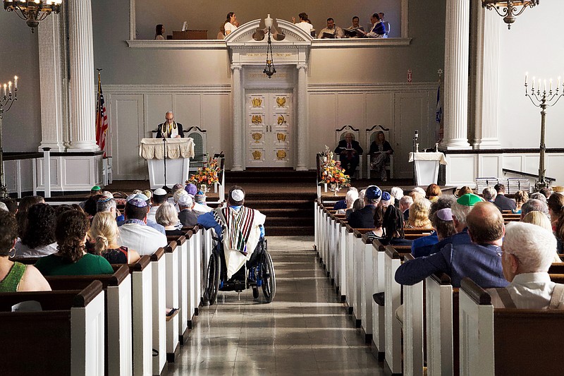 Staff photo by Wyatt Massey / Rabbi Craig Lewis leads the Rosh Hashanah service at Mizpah Congregation on Sept 30.