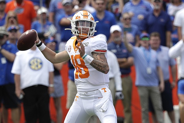 Freshman Brian Maurer To Start At Quarterback For Vols 