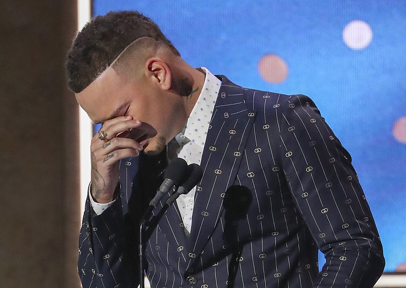 Kane Brown receives Artist of the Year Award at 2019 CMT Artists of the Year at Schermerhorn Symphony Center on Wednesday, Oct. 16, 2019, in Nashville, Tenn. (Photo by Al Wagner/Invision/AP)