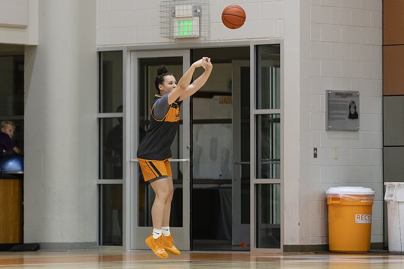 Tennessee Athletics photo by Maury Neipris / Lady Vols freshman guard Jessie Rennie works on her shot during a practice at Pratt Pavilion in Knoxville this past summer.