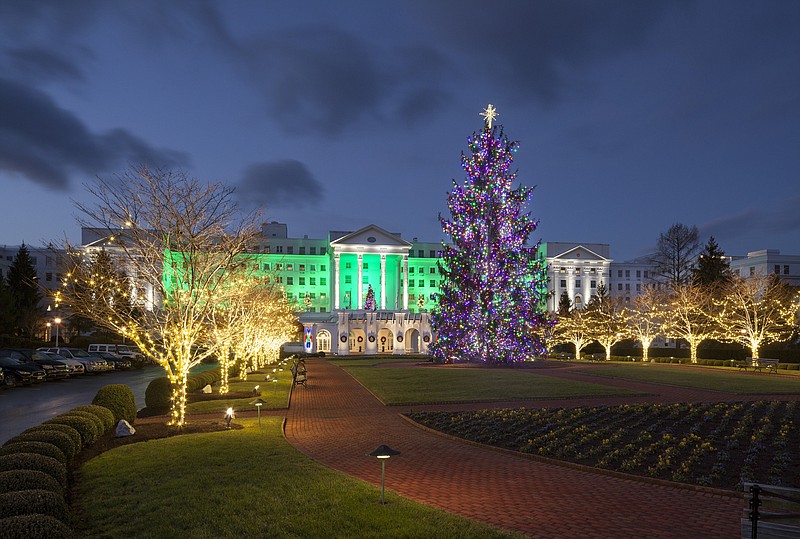 Photo The Greenbrier / The Greenbrier's sprawling grounds get into the spirit with thousands of twinkling lights.