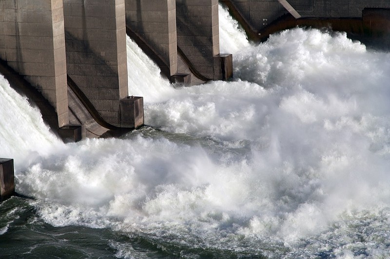 Water rushing alongside a lock on the Columbia River dam tile water tile lock / Getty Images
