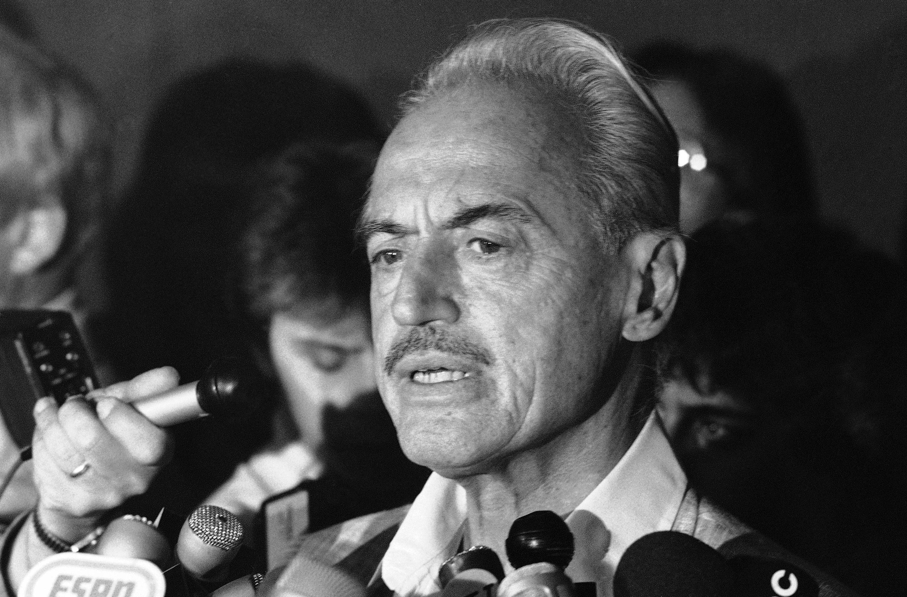 Union executive Marvin Miller, former catcher Ted Simmons elected