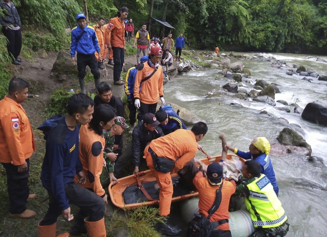 28 killed as bus plunges into ravine in Indonesia | Chattanooga Times ...