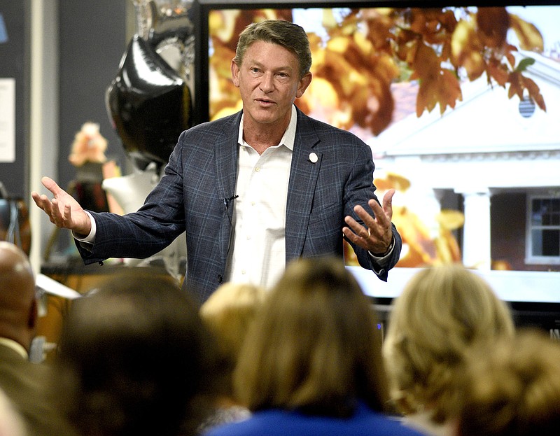 Interim UT President Randy Boyd speaks to students in Red Bank High School's library about the UT Promise Endowment campaign. / Staff photo by Robin Rudd