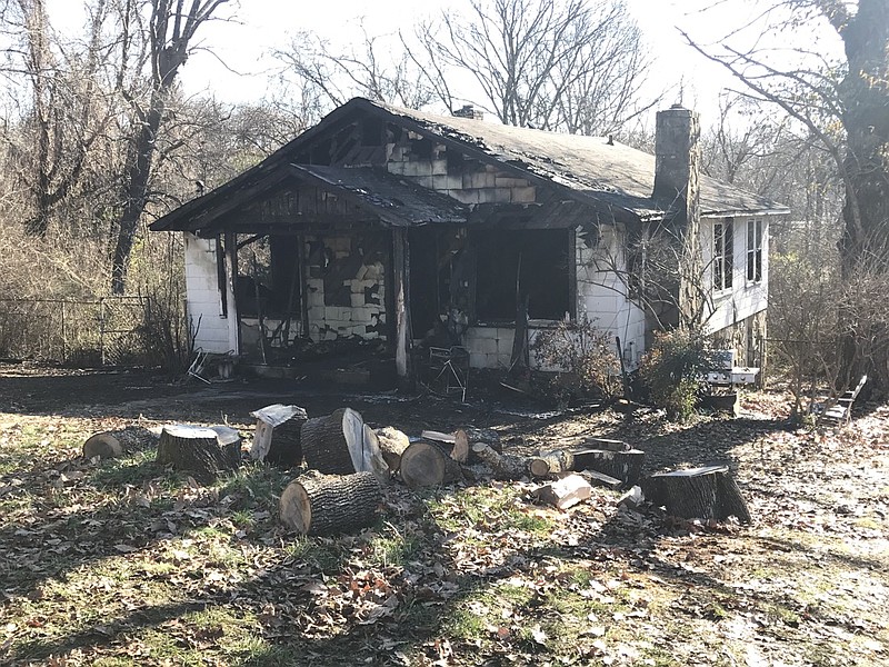 Firefighters answered a call at 6:15 a.m. as this house at 834 Fairmount burned Wednesday morning on Signal Mountain, Jan. 8, 2020. / Staff photo by Tim Barber