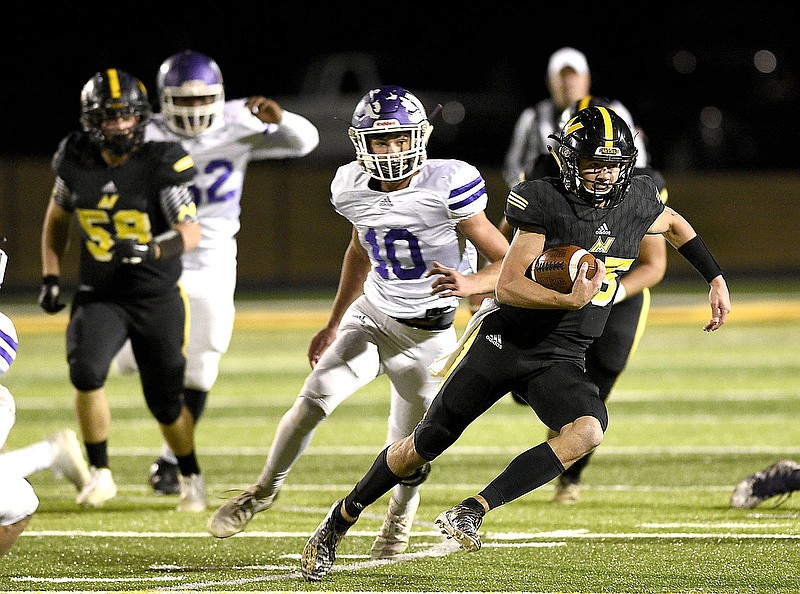 North Murray quarterback Ladd McConkey, shown here during a November playoff game, received a visit this week from Georgia football coach Kirby Smart, who offered him a scholarship. / Staff Photo by Robin Rudd