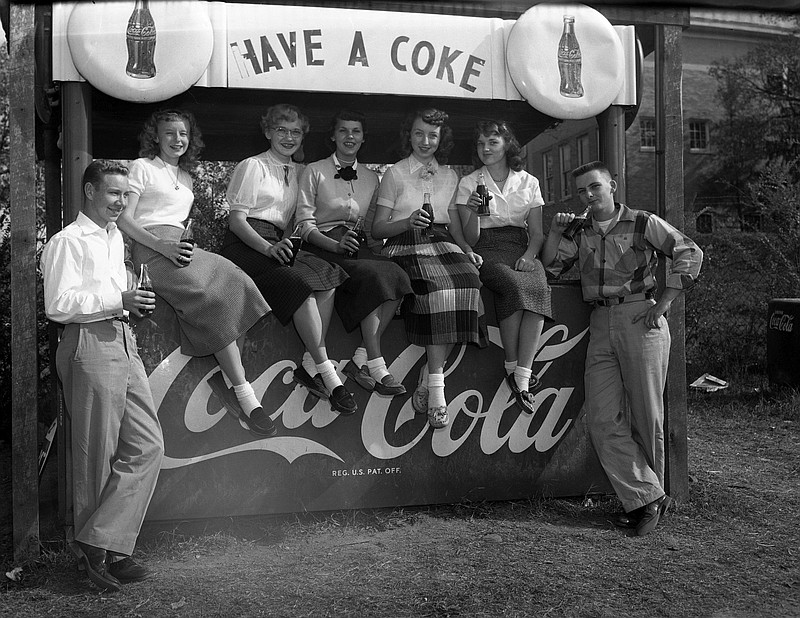 This photograph of local teens in 1954 from the Chattanooga News-Free Press archive is found at ChattanoogaHistory.com.