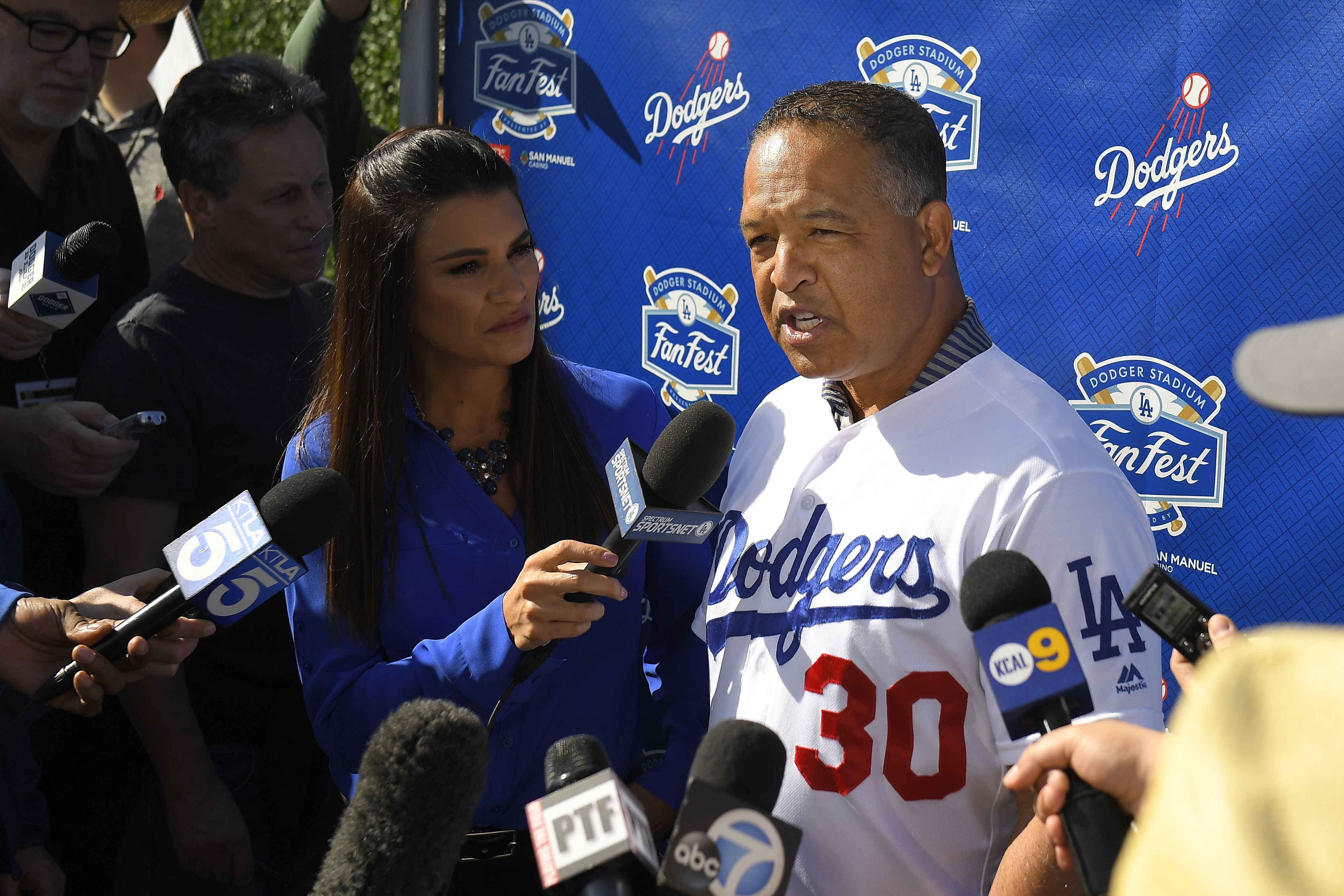 Los Angeles councilmen to request MLB award World Series titles to Dodgers  following Astros sign-stealing scandal - ABC News