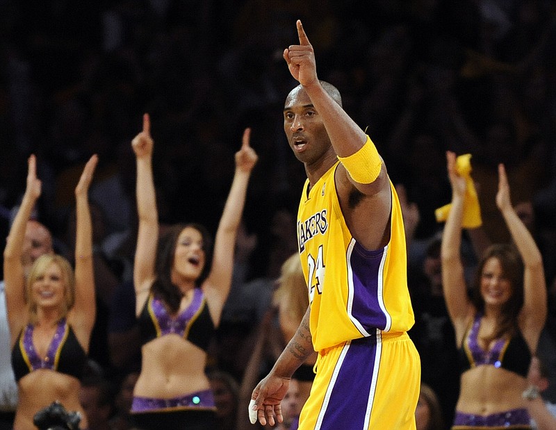 Los Angeles Lakers guard Kobe Bryant reacts after teammate Pau Gasol dunked during the second half of Game 5 of the Western Conference title series against the Phoenix Suns on May 27, 2010, in Los Angeles. The Lakers won 103-101. / AP photo by Mark J. Terrill