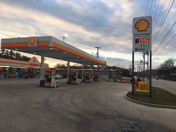 Gas prices drop to 99 cents a gallon at Hixson station