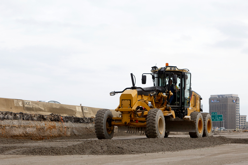 Staff photo by C.B. Schmelter / A Wright Brothers Construction crew work on the Highway 27 project on Friday, Jan. 31, 2020 in Chattanooga, Tenn.