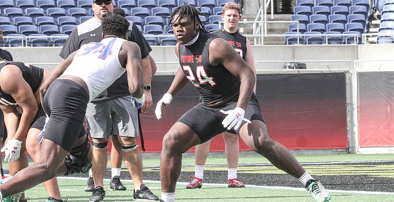 Five-star offensive tackle Broderick Jones is expected to sign today with Georgia. / Photo courtesy of 247Sports.com