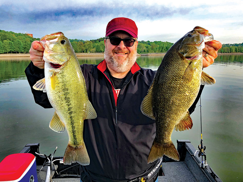 Free Lining HUGE Shad for GIANT Bass below the Chickamauga Dam 